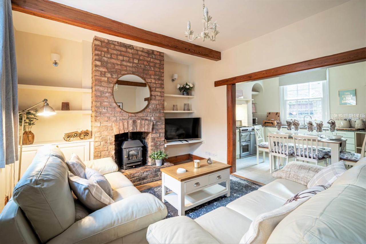 The Cottage In Chester, Sleeps 6 With Free Parking 외부 사진