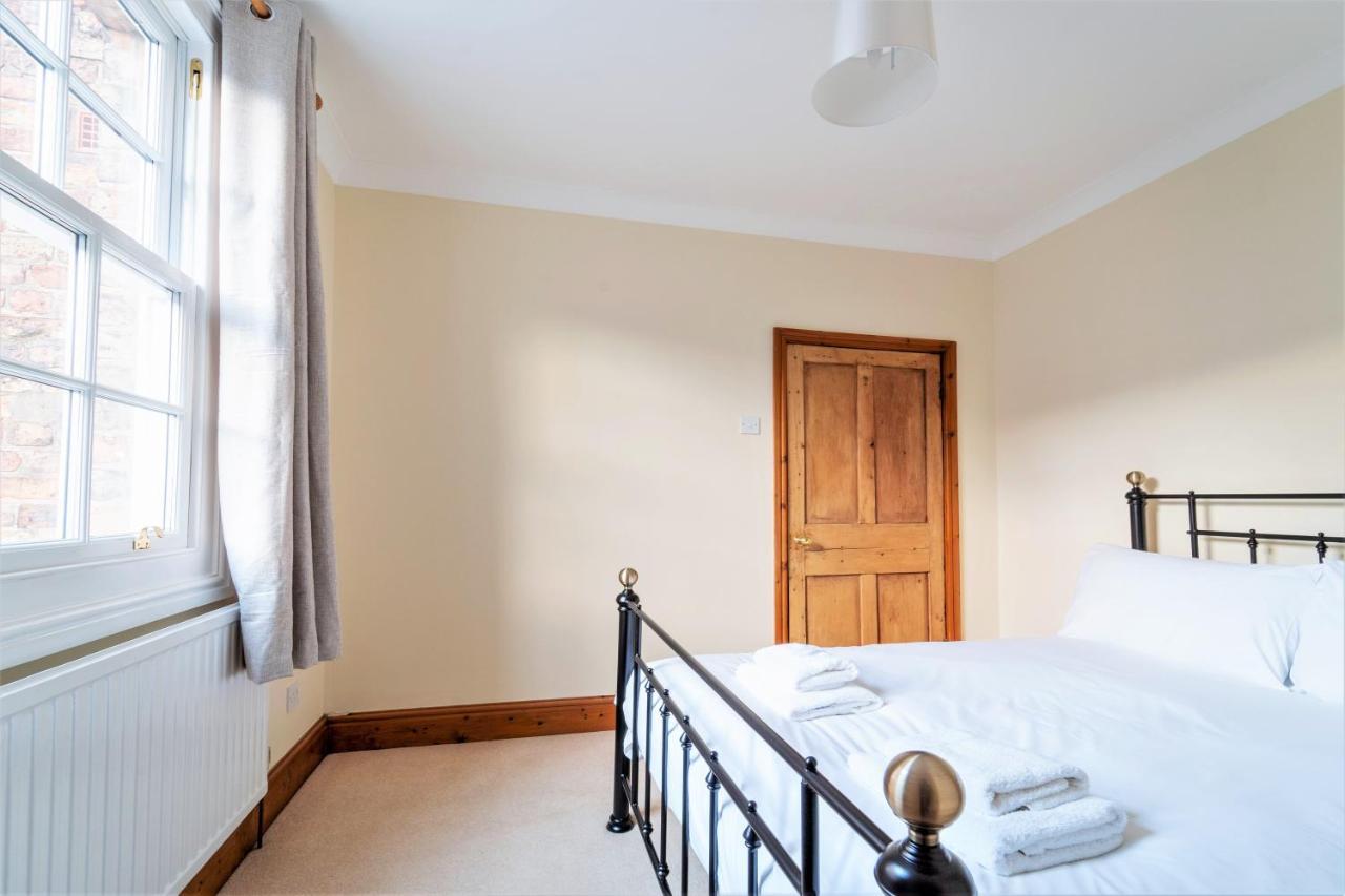 The Cottage In Chester, Sleeps 6 With Free Parking 외부 사진