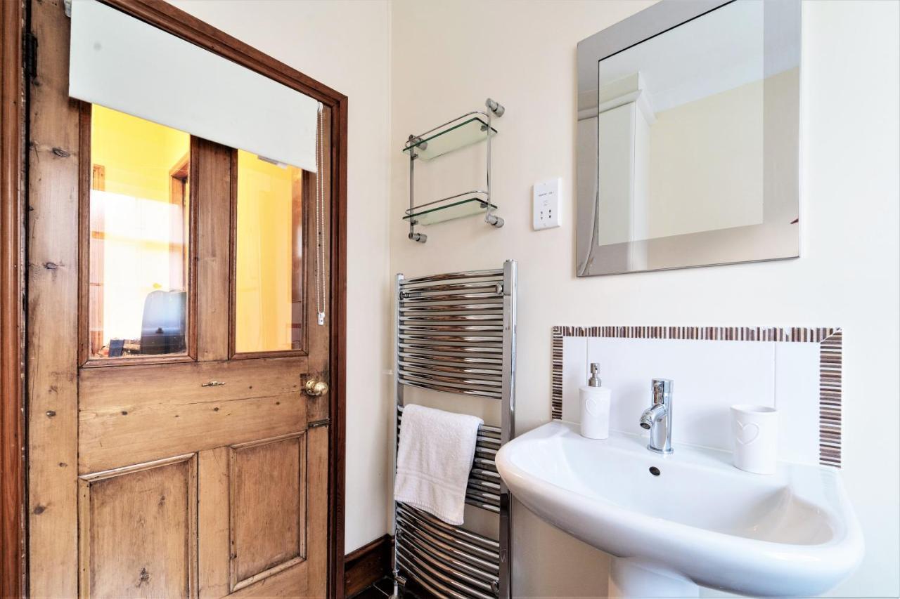 The Cottage In Chester, Sleeps 6 With Free Parking 외부 사진